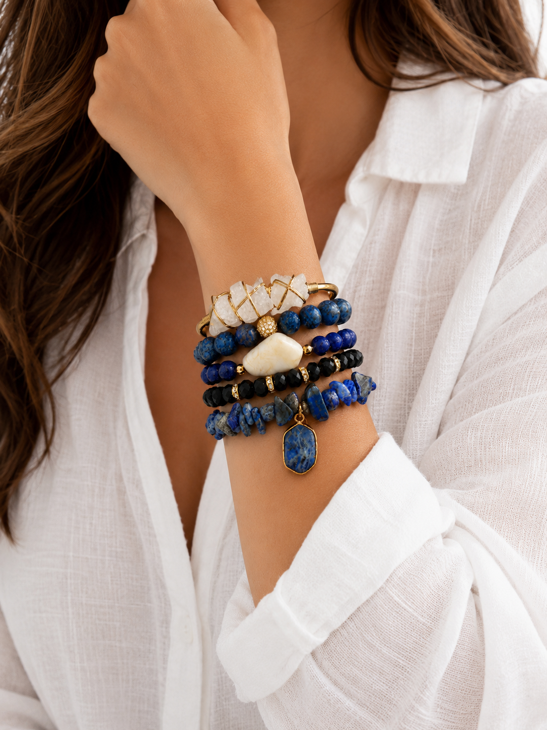 What Jewelry Looks Best With Linen Clothing?