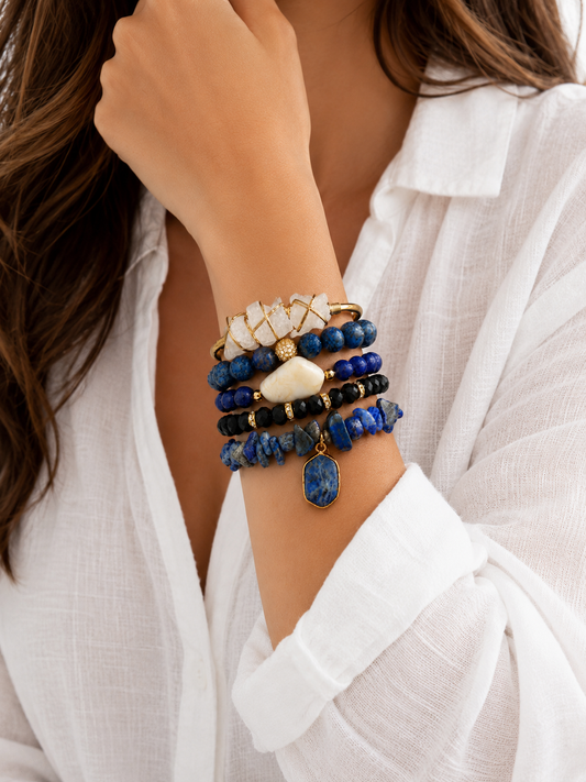 What Jewelry Looks Best With Linen Clothing?